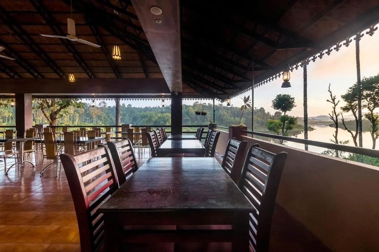 וואיאנאד Karapuzha Village Resort 3*,  הודו
